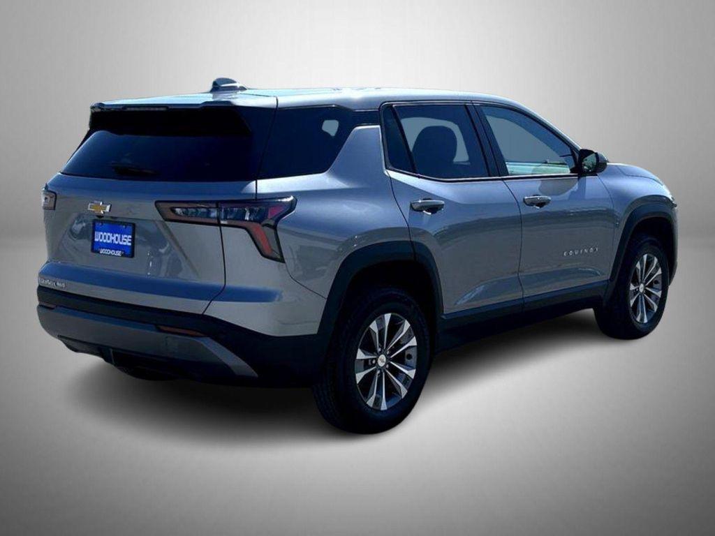 new 2026 Chevrolet Equinox car, priced at $31,998