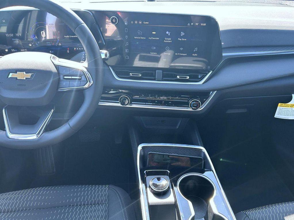 new 2026 Chevrolet Equinox car, priced at $31,998
