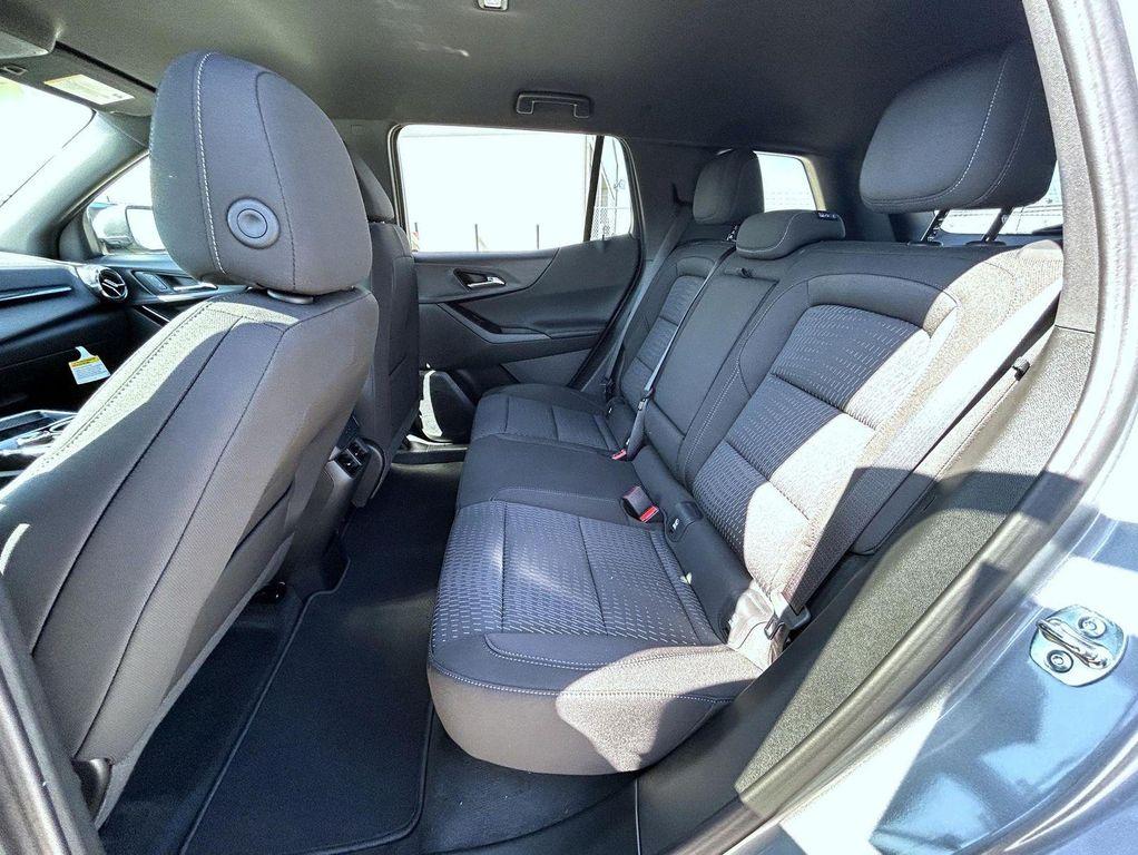 new 2026 Chevrolet Equinox car, priced at $31,998