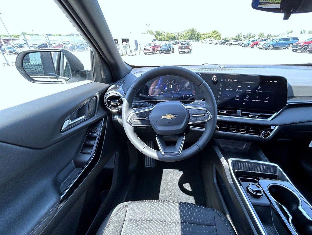 new 2026 Chevrolet Equinox car, priced at $32,294