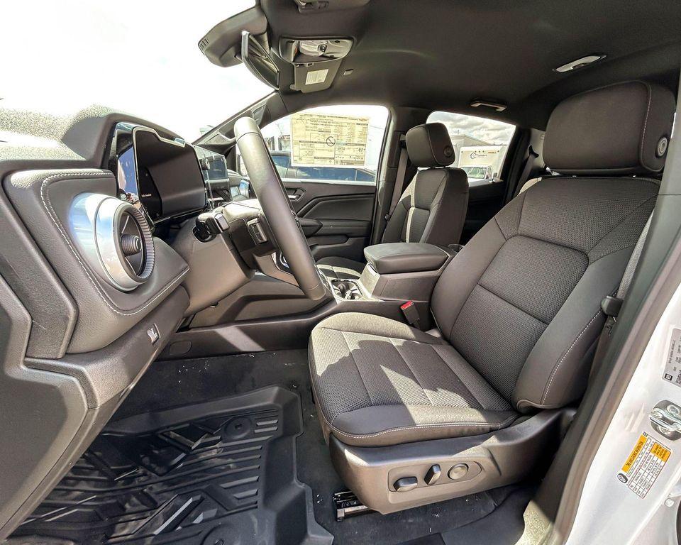 new 2025 Chevrolet Colorado car, priced at $39,623