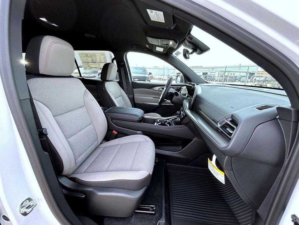 new 2026 Chevrolet Traverse car, priced at $46,294