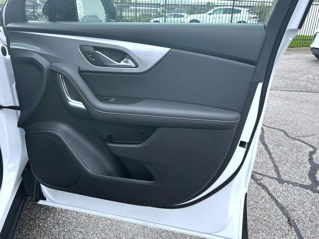 new 2025 Chevrolet Blazer car, priced at $45,629
