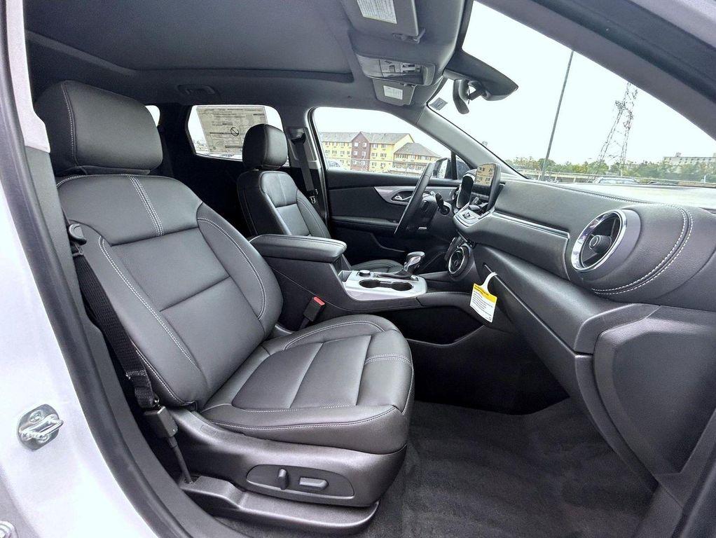 new 2025 Chevrolet Blazer car, priced at $45,629