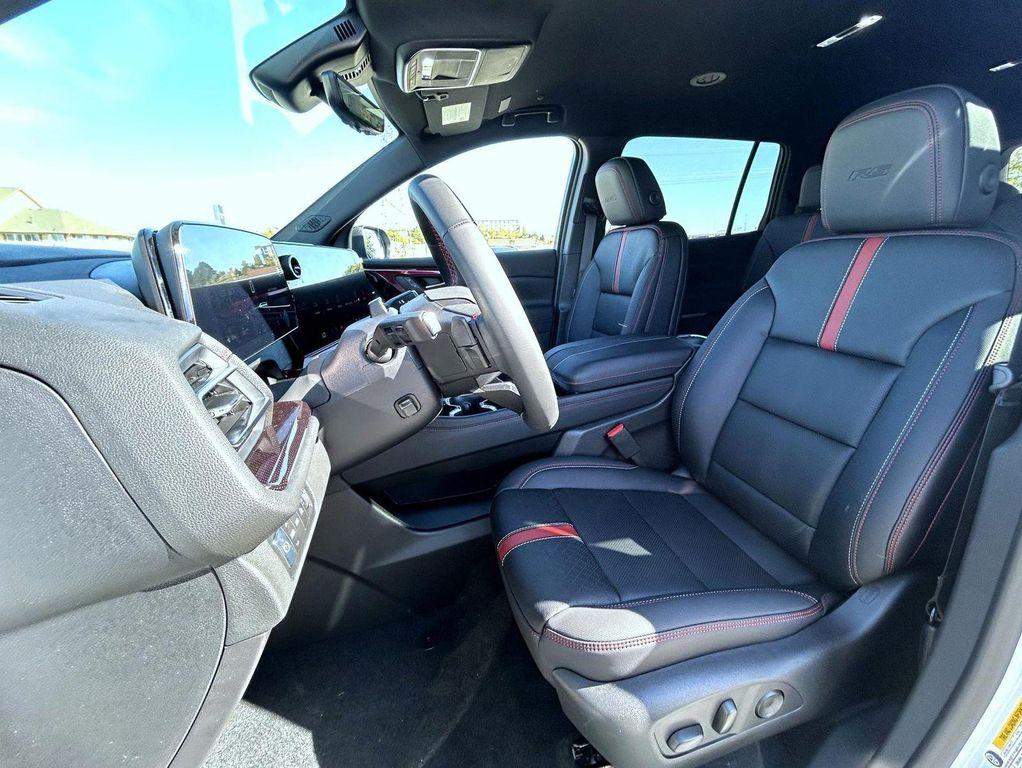 new 2026 Chevrolet Traverse car, priced at $61,519