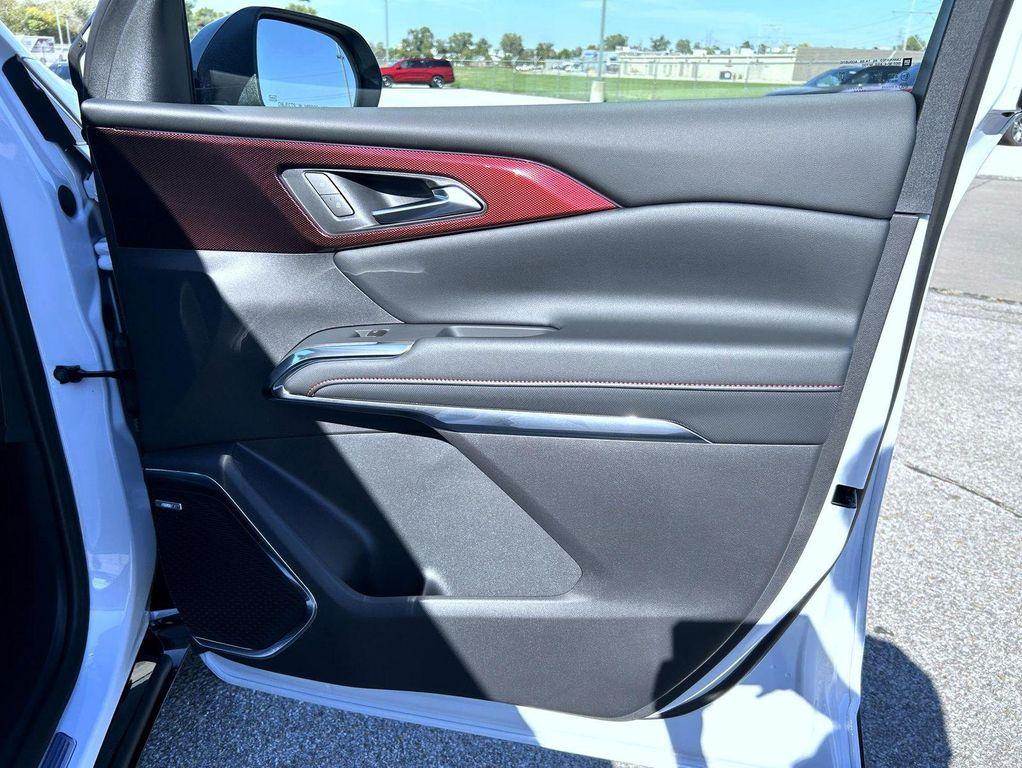 new 2026 Chevrolet Traverse car, priced at $61,519
