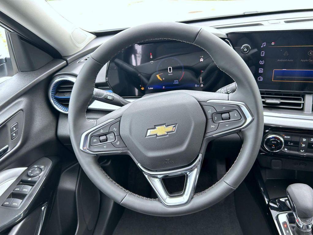 new 2025 Chevrolet Trax car, priced at $25,423