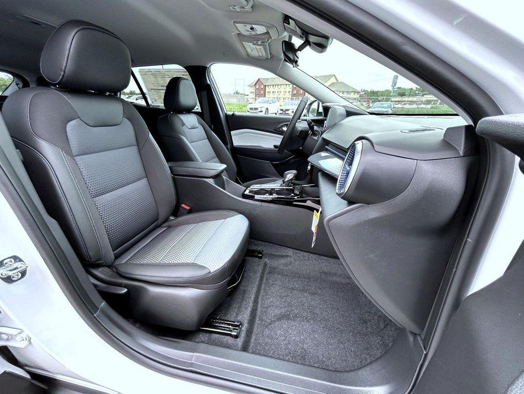 new 2025 Chevrolet Trax car, priced at $25,423