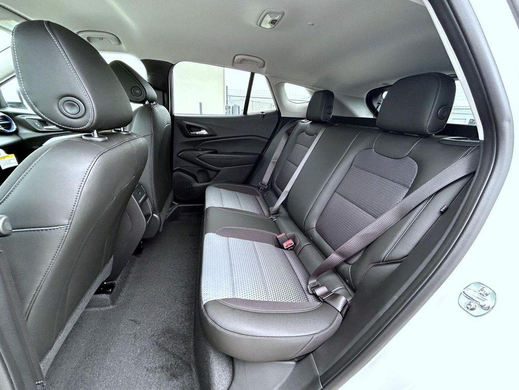 new 2025 Chevrolet Trax car, priced at $25,423