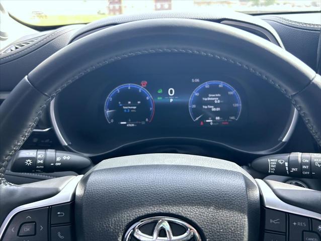 used 2023 Toyota Highlander car, priced at $41,653