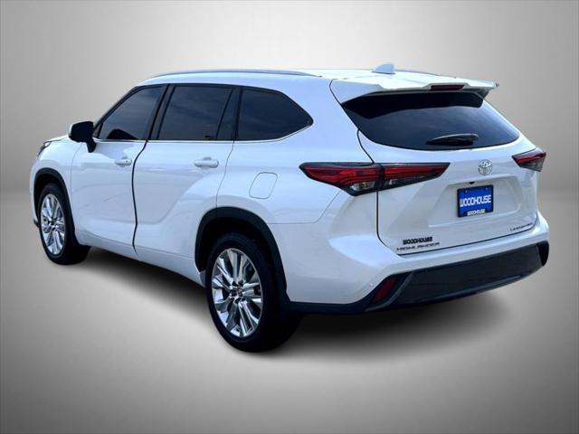used 2023 Toyota Highlander car, priced at $41,653