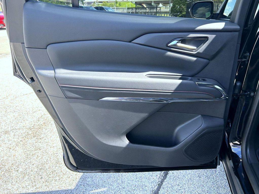 new 2026 Chevrolet Traverse car, priced at $54,543