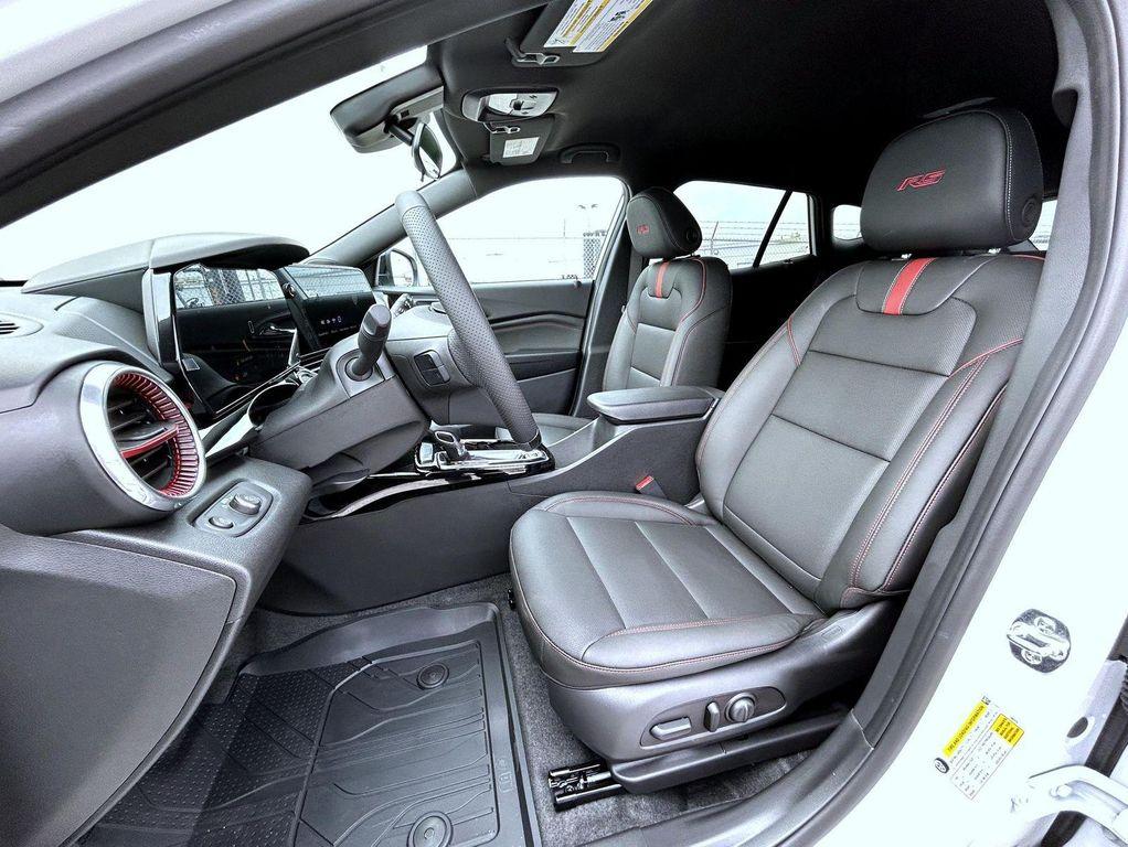 new 2025 Chevrolet Trax car, priced at $27,254
