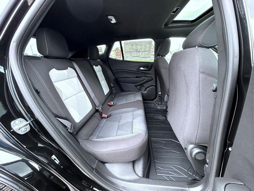 new 2025 Chevrolet Trax car, priced at $25,287