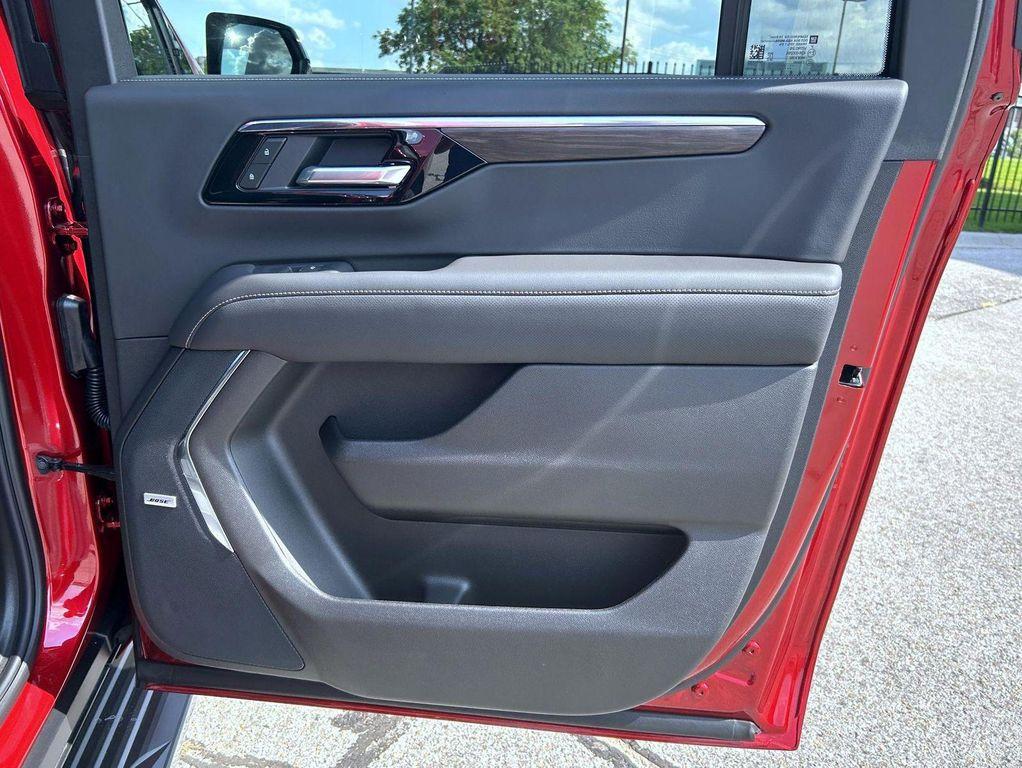 new 2025 Chevrolet Suburban car, priced at $82,630