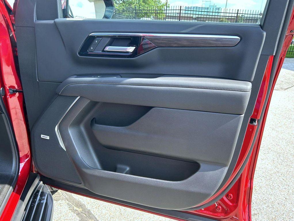 new 2025 Chevrolet Suburban car, priced at $82,630