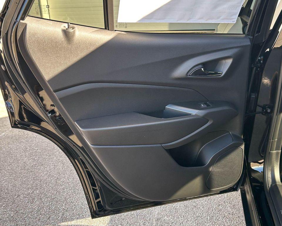 new 2025 Chevrolet Trax car, priced at $25,877