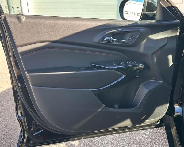 new 2025 Chevrolet Trax car, priced at $26,977