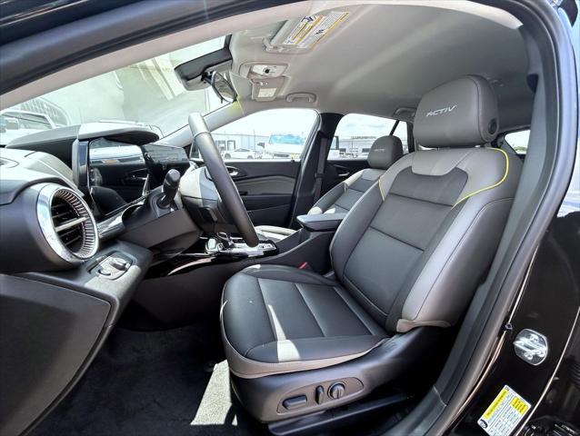 new 2025 Chevrolet Trax car, priced at $26,989