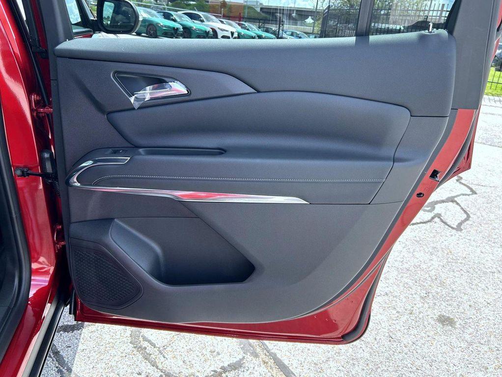 new 2025 Chevrolet Traverse car, priced at $40,989