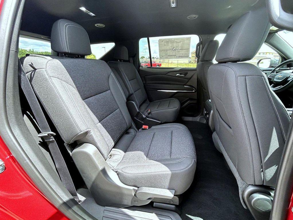 new 2025 Chevrolet Traverse car, priced at $40,989