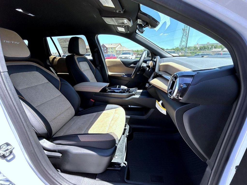 new 2026 Chevrolet Equinox car, priced at $37,456