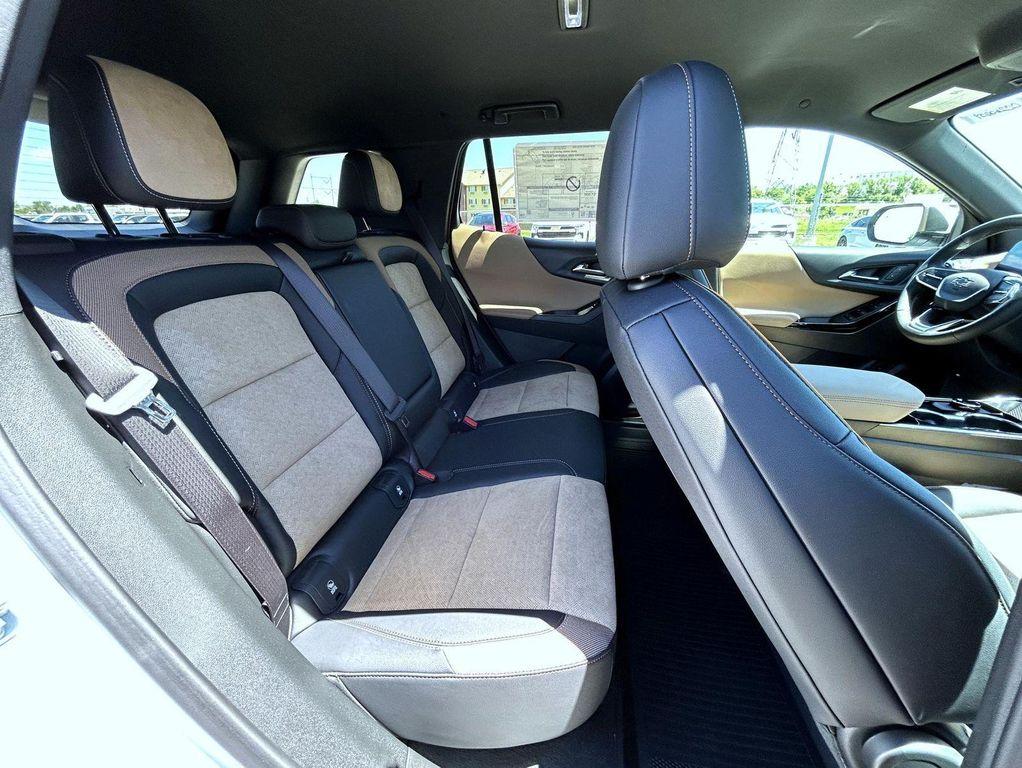 new 2026 Chevrolet Equinox car, priced at $37,456