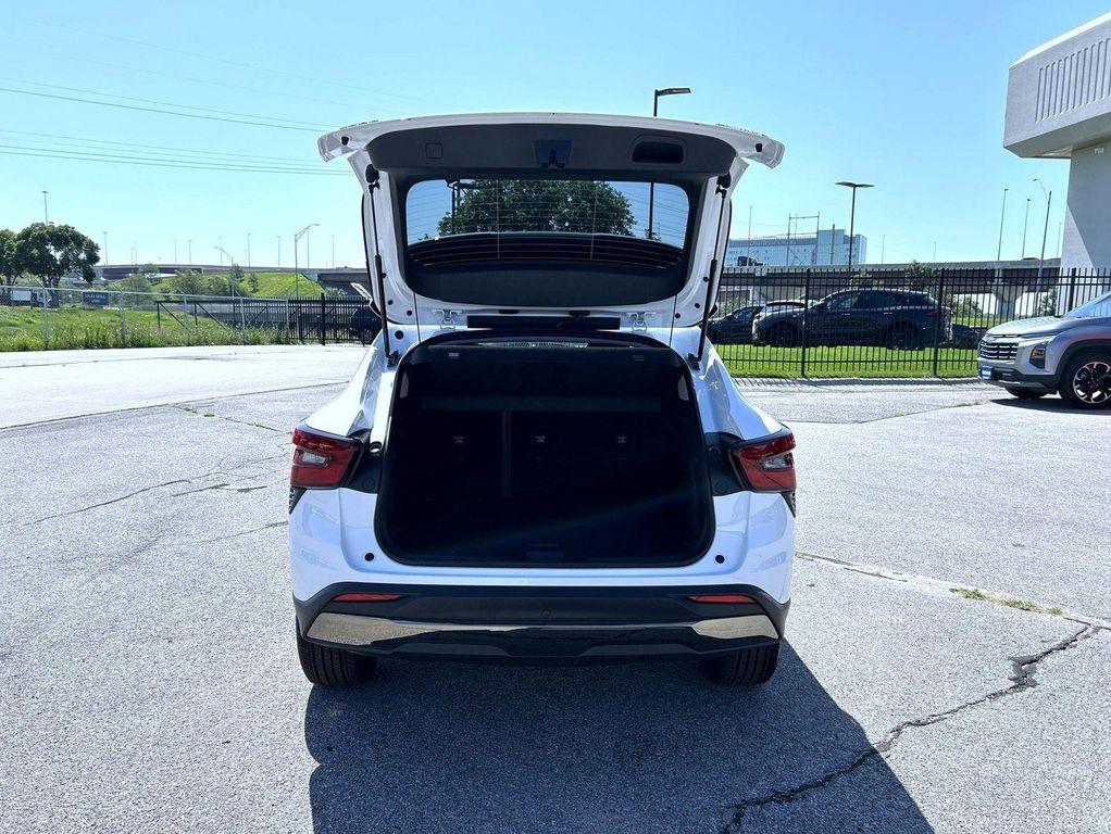 new 2025 Chevrolet Trax car, priced at $27,474
