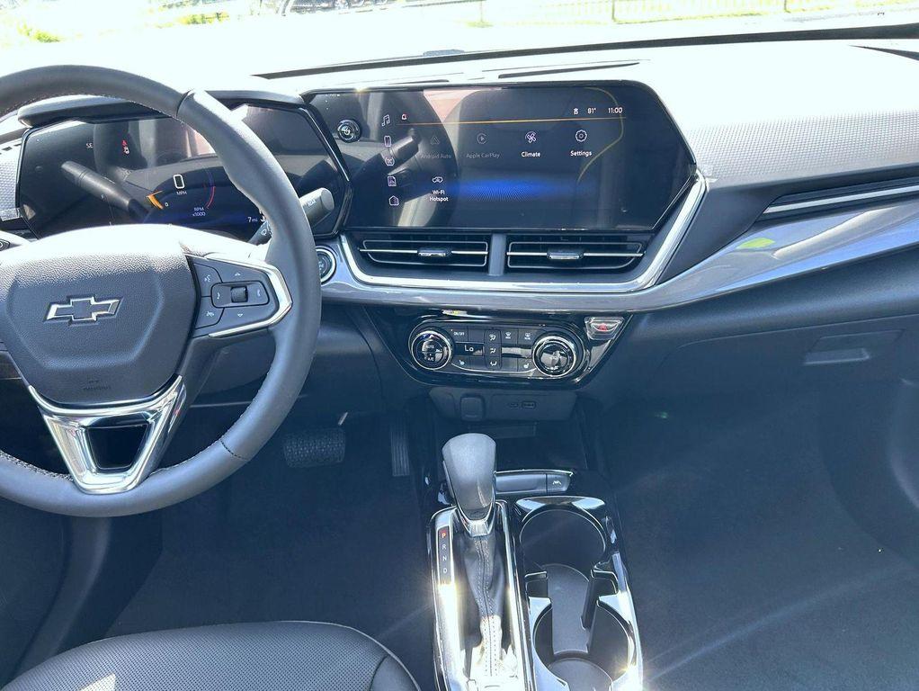 new 2025 Chevrolet Trax car, priced at $27,474