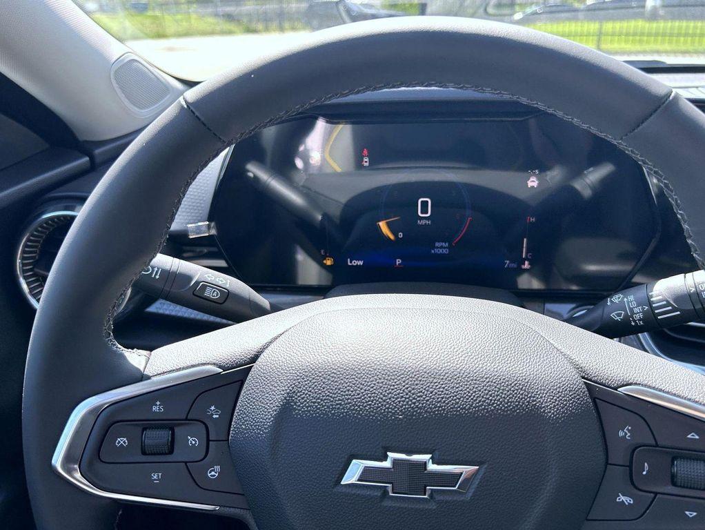 new 2025 Chevrolet Trax car, priced at $27,474