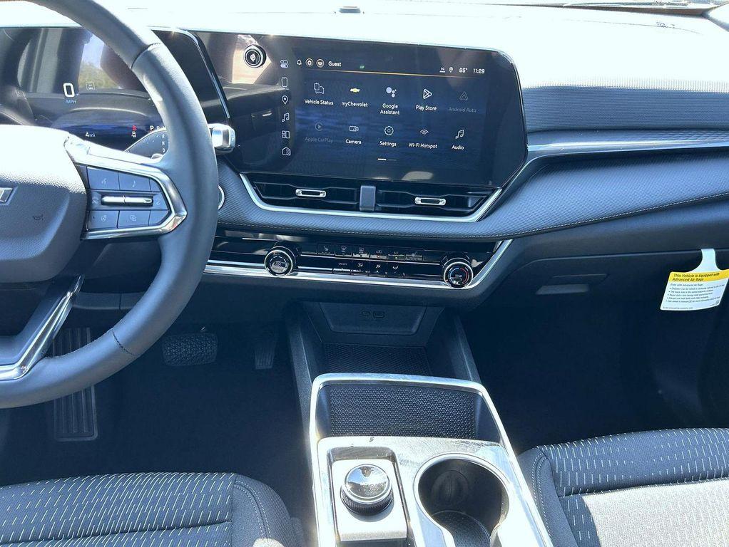 new 2026 Chevrolet Equinox car, priced at $33,239