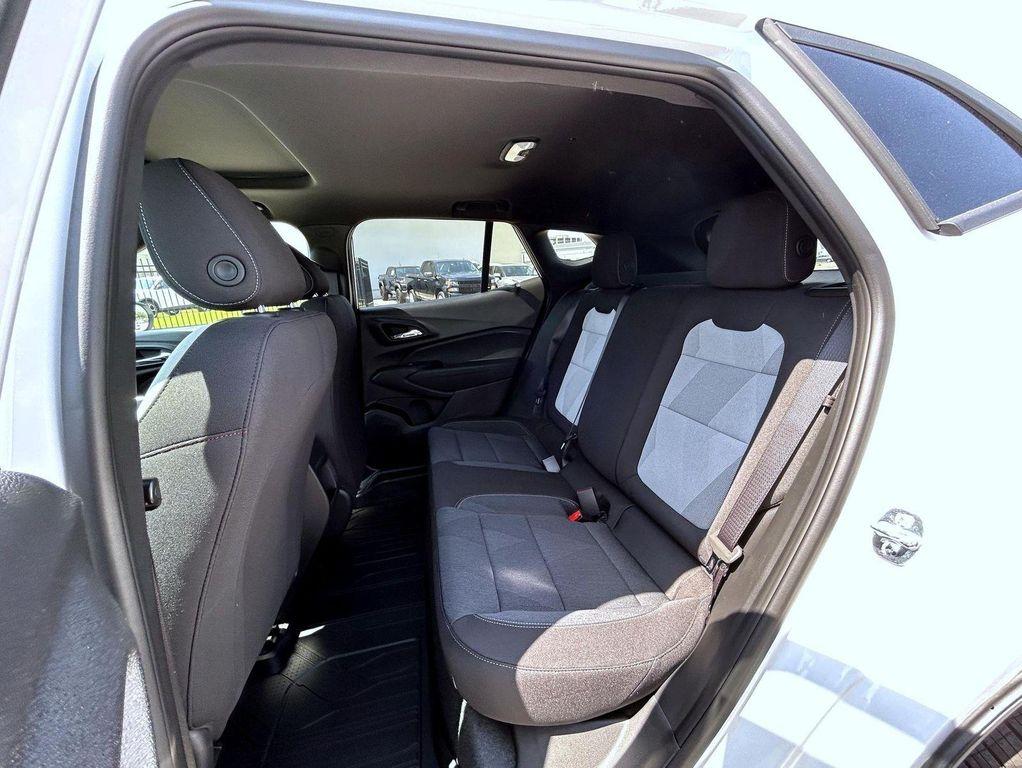 new 2025 Chevrolet Trax car, priced at $25,287