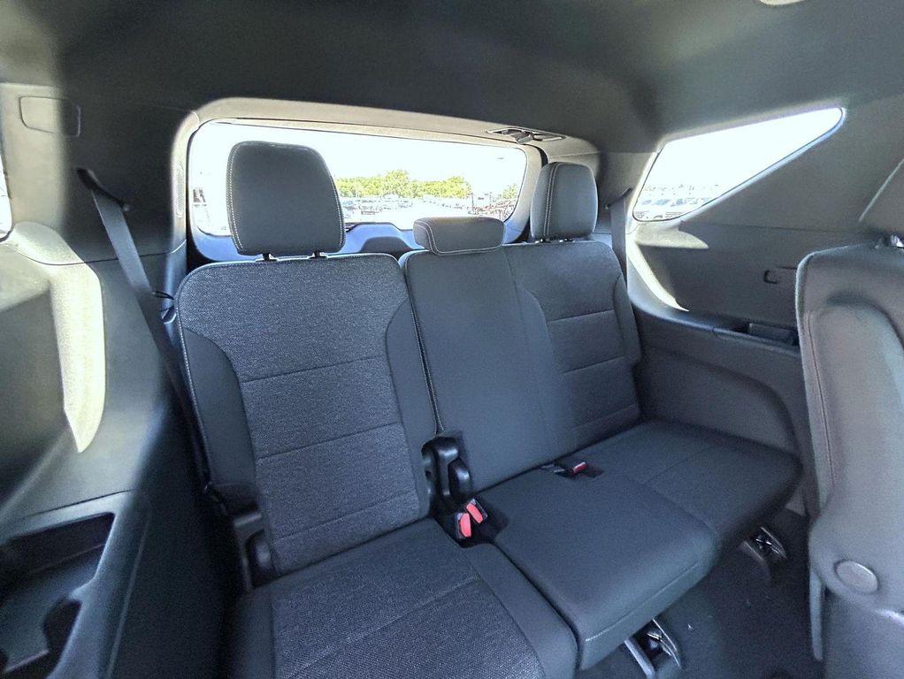 new 2025 Chevrolet Traverse car, priced at $43,385