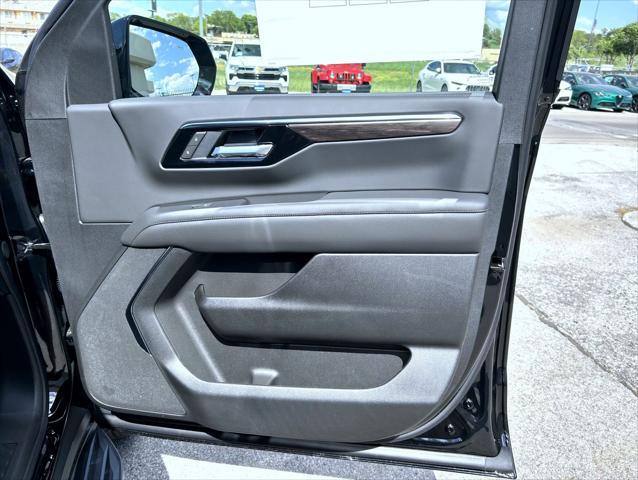 new 2025 Chevrolet Suburban car, priced at $69,090