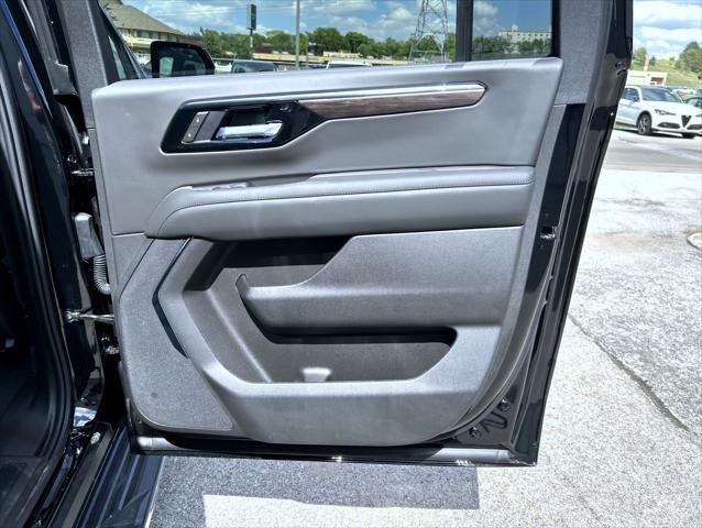 new 2025 Chevrolet Suburban car, priced at $69,090