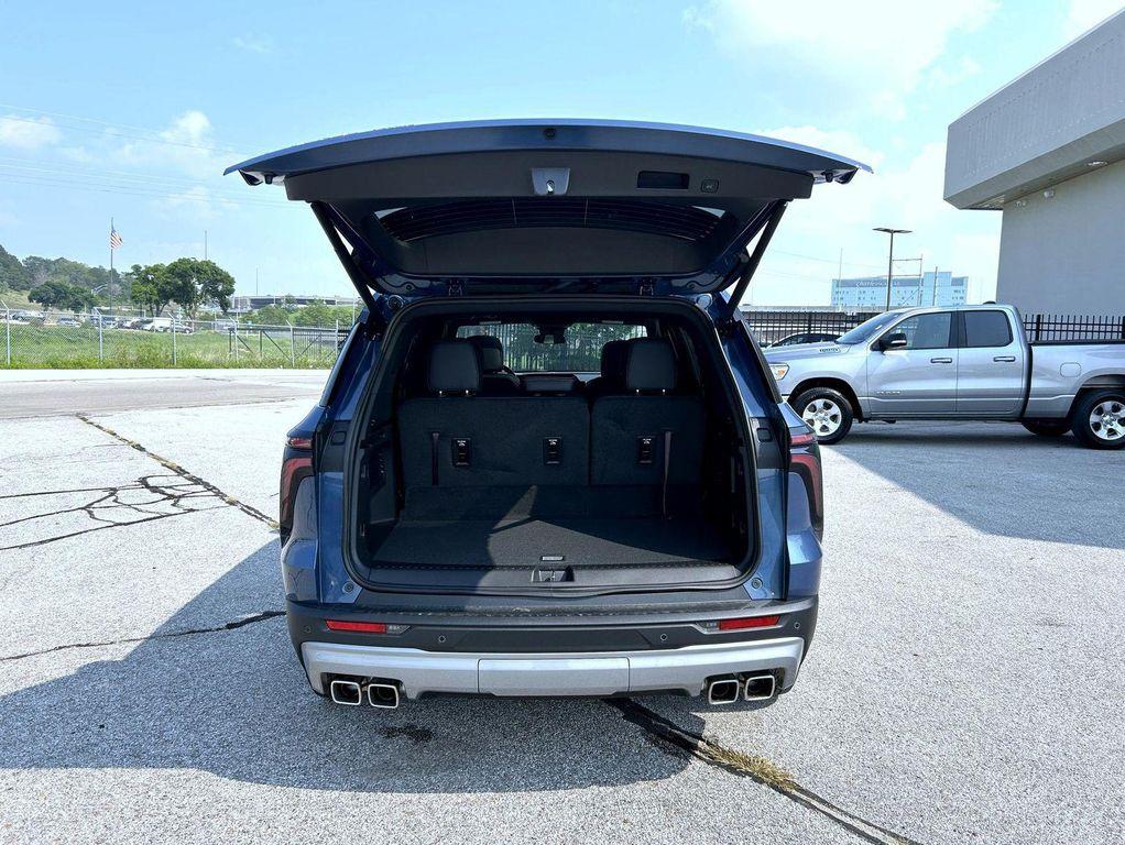 new 2025 Chevrolet Traverse car, priced at $52,429