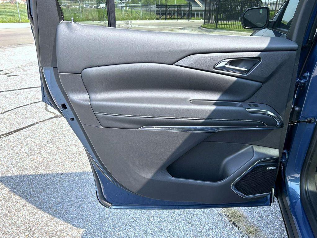 new 2025 Chevrolet Traverse car, priced at $52,429