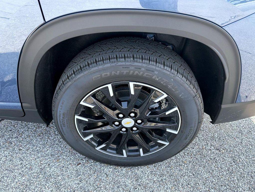 new 2025 Chevrolet Traverse car, priced at $52,429