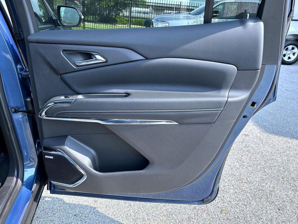 new 2025 Chevrolet Traverse car, priced at $52,429