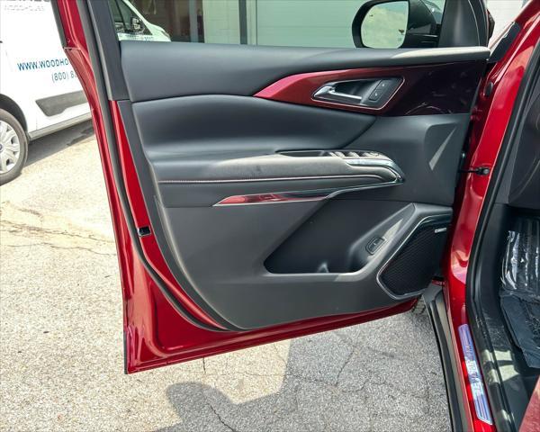new 2025 Chevrolet Traverse car, priced at $55,074