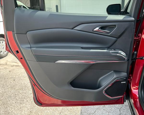new 2025 Chevrolet Traverse car, priced at $55,074