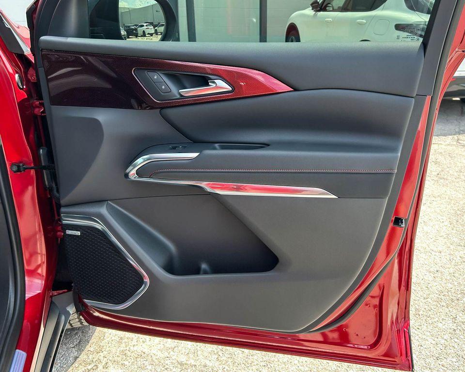 new 2025 Chevrolet Traverse car, priced at $51,074
