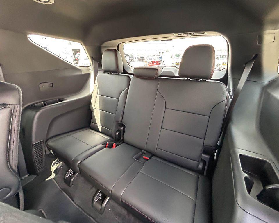 new 2025 Chevrolet Traverse car, priced at $51,074
