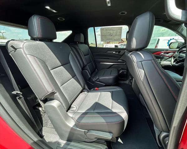new 2025 Chevrolet Traverse car, priced at $55,074
