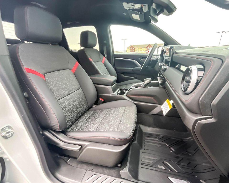new 2025 Chevrolet Colorado car, priced at $43,690