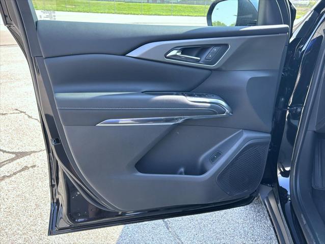 new 2025 Chevrolet Traverse car, priced at $43,850