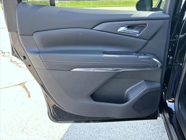 new 2025 Chevrolet Traverse car, priced at $43,850