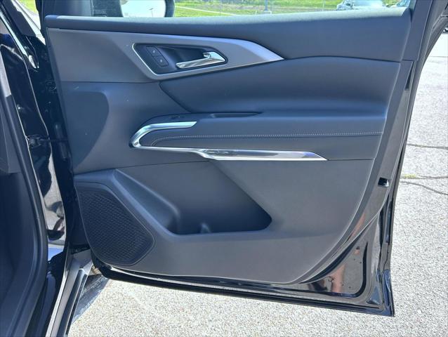 new 2025 Chevrolet Traverse car, priced at $43,850