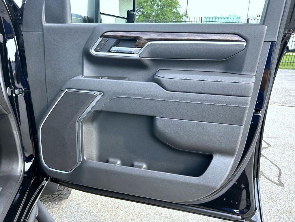 new 2025 Chevrolet Silverado 2500 car, priced at $75,075