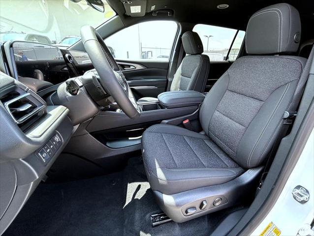 new 2025 Chevrolet Traverse car, priced at $43,385